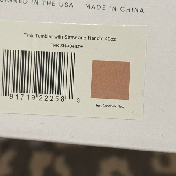 New Simple Modern 40oz TREK Tumbler in Redwood 😍 - Picture 17 of 17